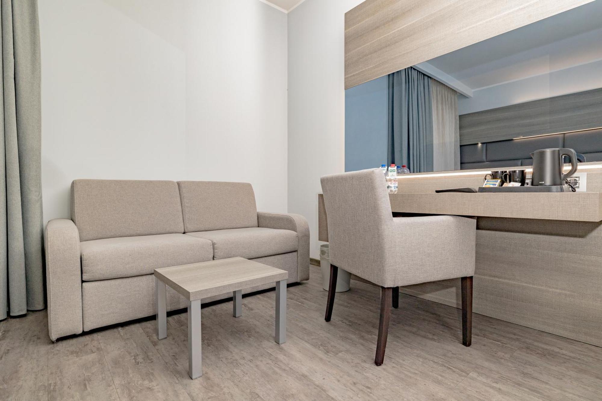 Just Hotel Saronno Exterior foto